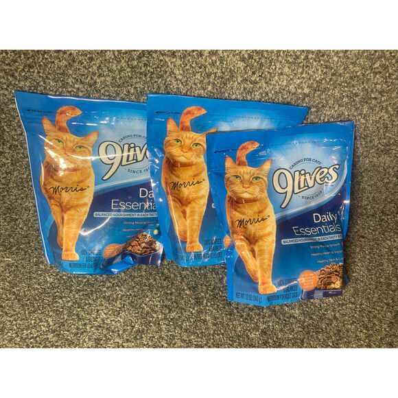 9 Lives Daily Essential Dry Cat Food mix of Chicken Beef and Salmon 12oz 3bags - Picture 1 of 4